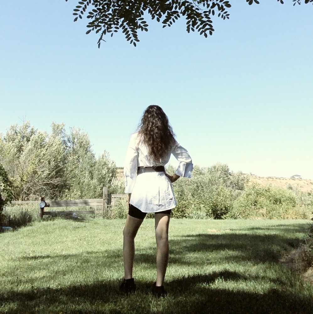 Mishca white High Low shirt - Picture 2 of 8